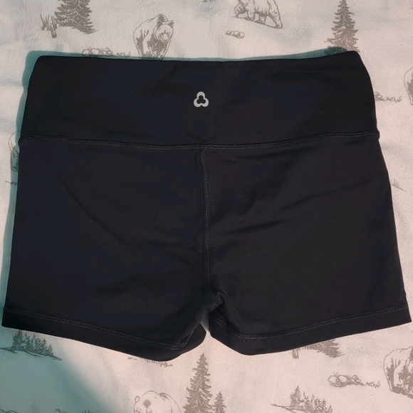 Titika Shorts